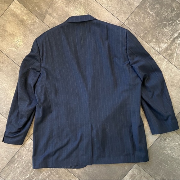 Turnbury Men's Navy Pinstripe Blazer 100% wool 56R - Picture 2 of 9